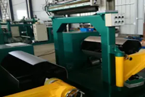 3-1，Picture of decoiler with off-set regulation system